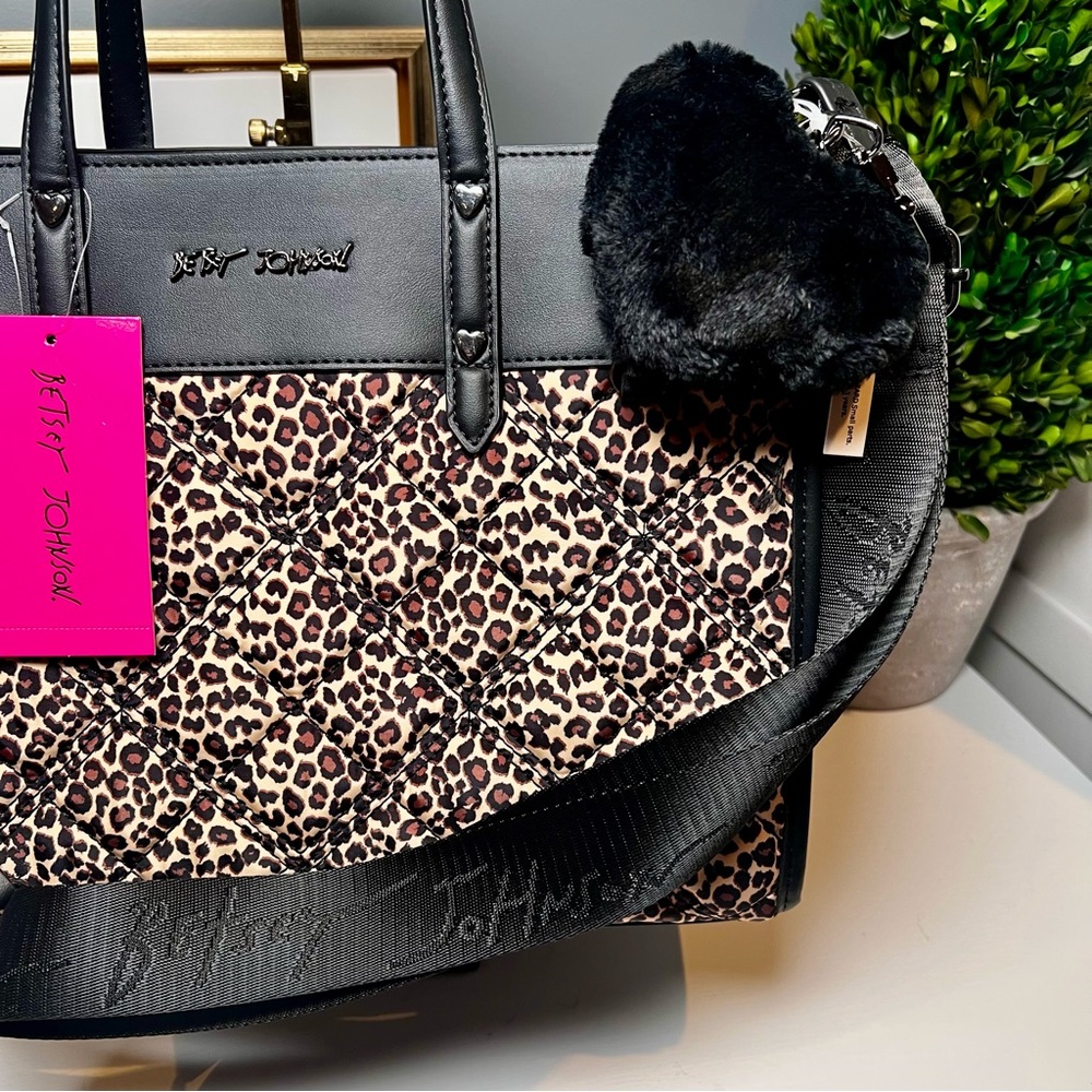 Betsey Johnson XOBECA Tote Quilted Leopard Black Crossbody Strap Heart Bag Charm - Picture 5 of 16